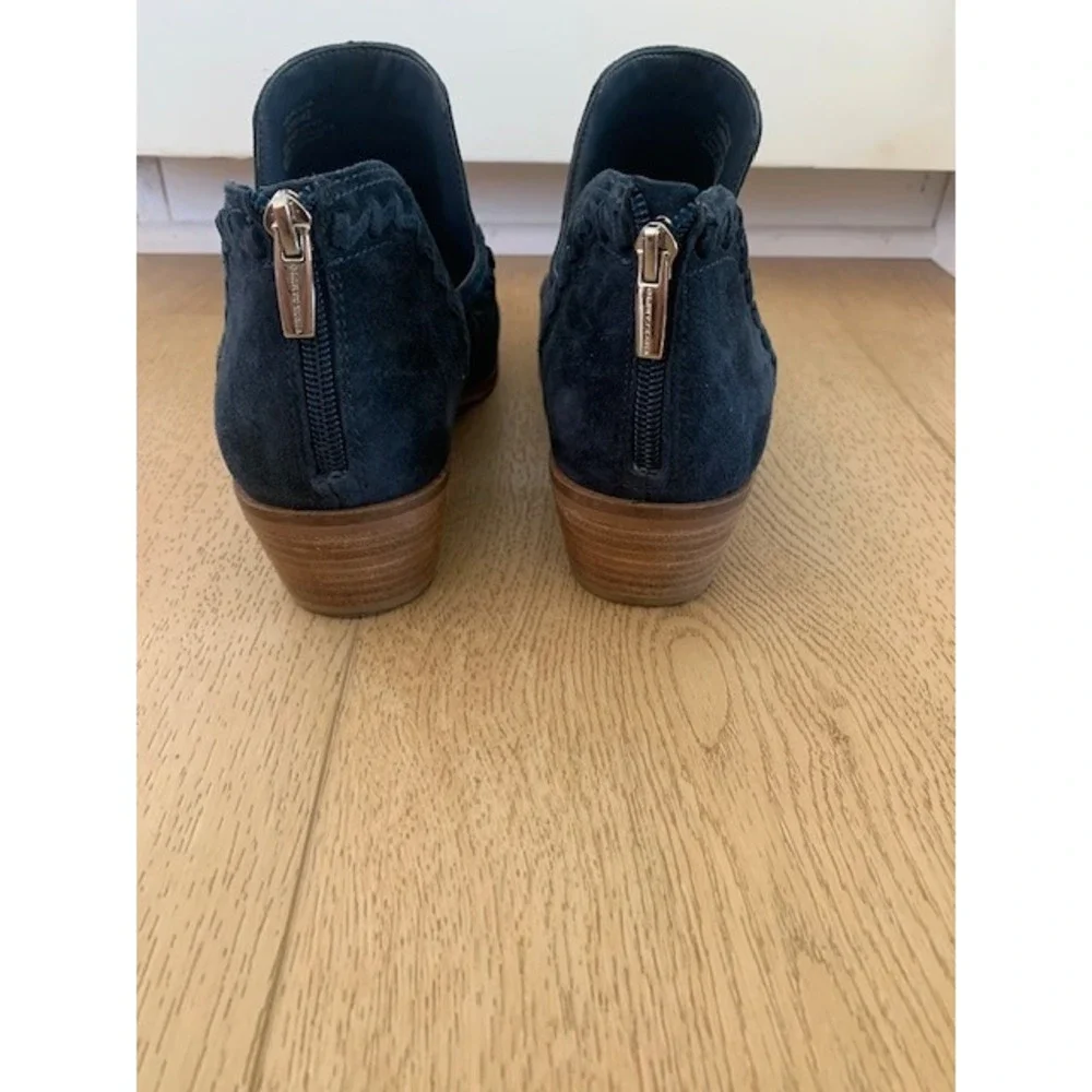 Vince Camuto vince camuto